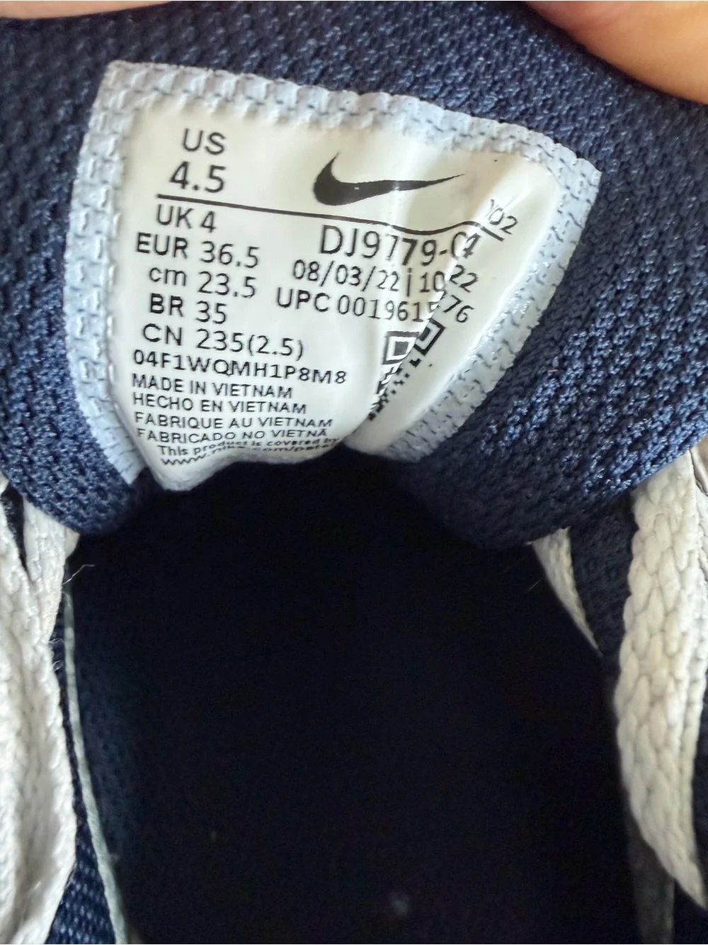 Nike Teen Nike Max Leather Sneakers in Black & Gray